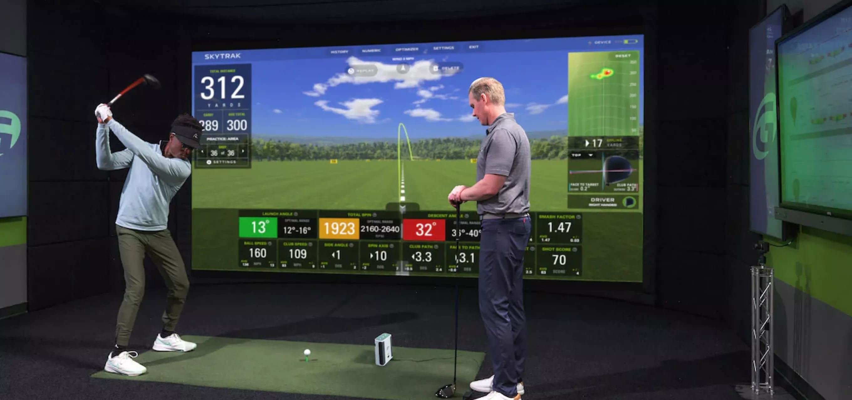 SkyTrack Hero Visual Mobile Img Min